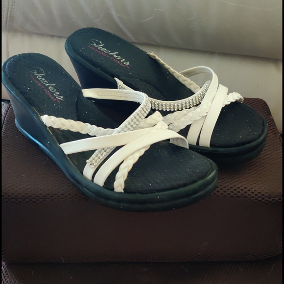 Shoes - Picture 2 of 4